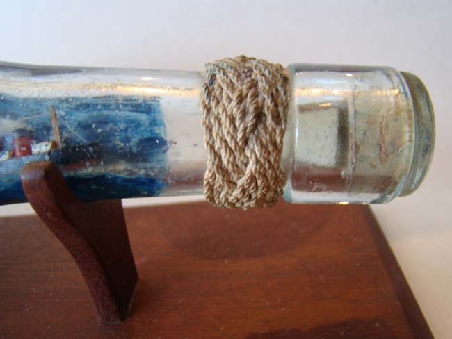A fabulous late 19th or early 20th century Ship-in-a bottle diorama — image 4